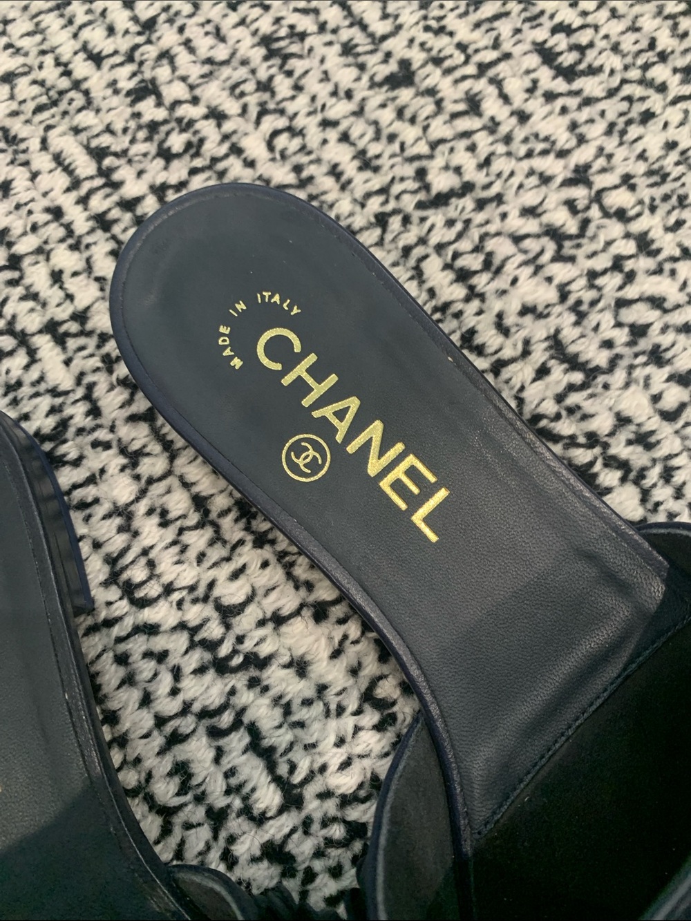 CHANEL Navy Leather Camellia-Embellished Slide Mules with Gold CC size 37 - Picture 2 of 7